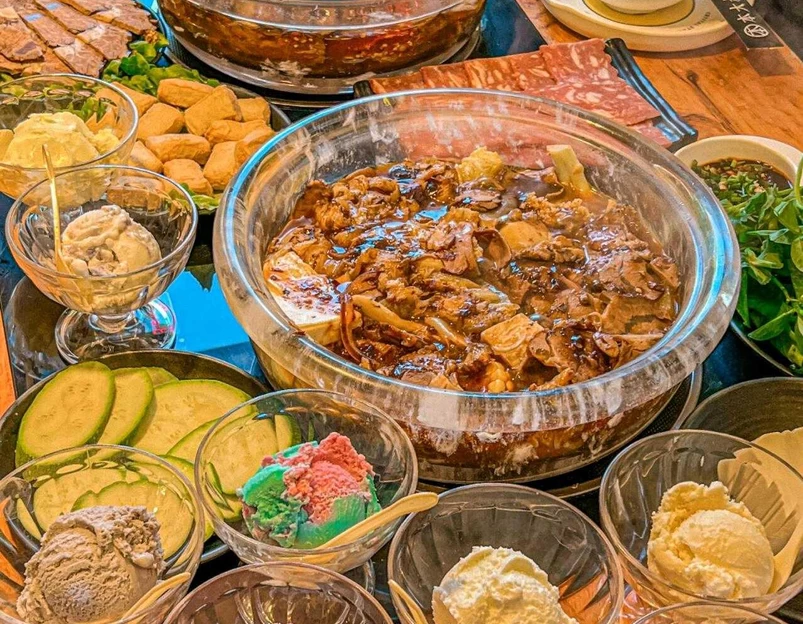 本大叔水晶焖锅(正义坊店) - 昆明市旅游 1