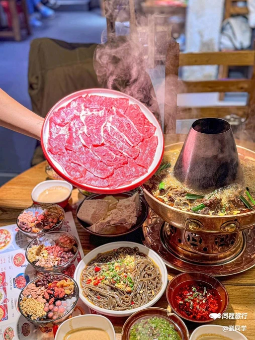 品虾汇·川菜·羊蝎子火锅·龙虾烧烤(宝山月浦店) - 上海市旅游