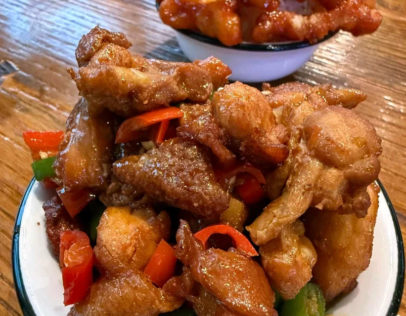 清山小镇乡野土菜(园林路店) - 武汉市旅游 1