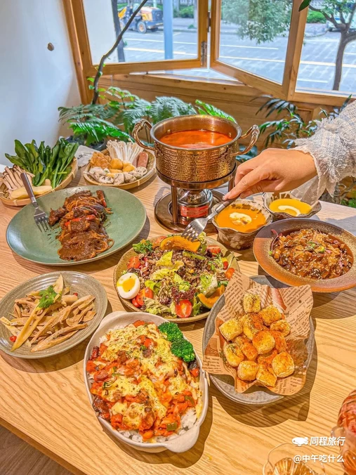 小山梨月·西餐素食(泰寓路店) - 宁波市旅游