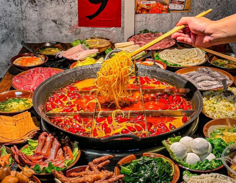丽华老火锅·合川火锅坝子(宝龙城市广场店) - 重庆市旅游 1