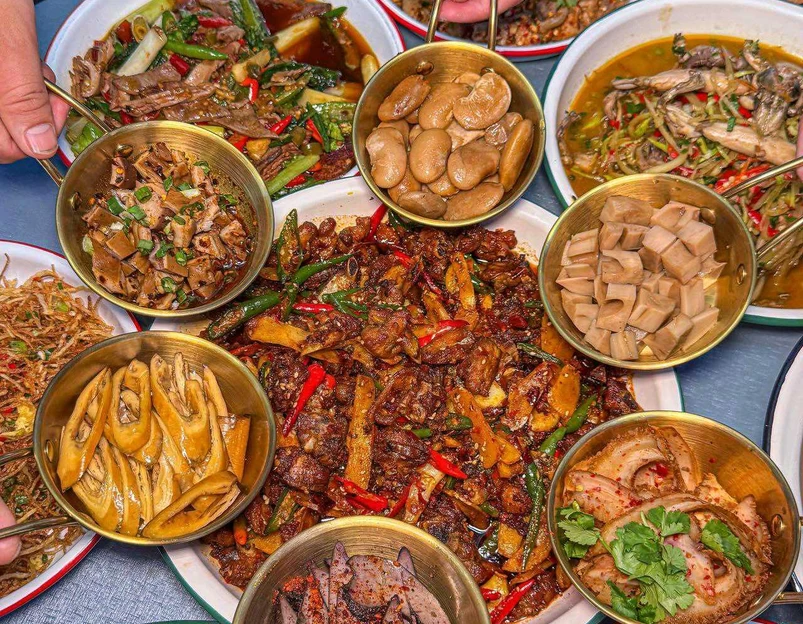 弄饭·屋顶星空房小酒馆 - 重庆市旅游 1