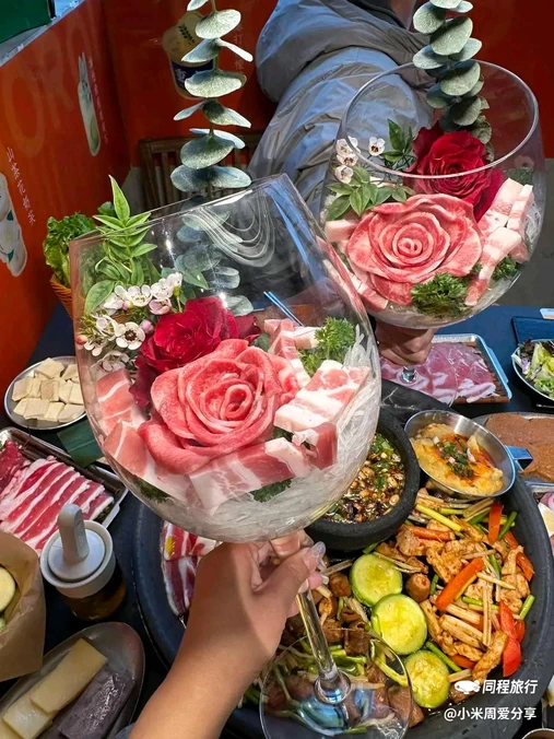山蛮子贵州烙锅烤肉(观音桥大融城店) - 重庆市旅游