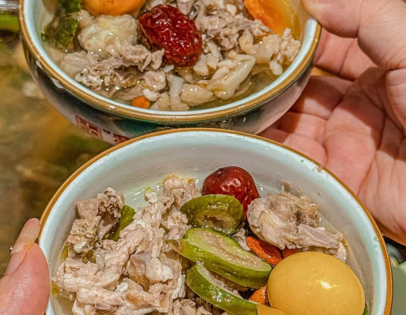 三两好友深夜食堂直营小龙虾·烤乳猪·罗氏虾(杭州首店) - 杭州市旅游 1