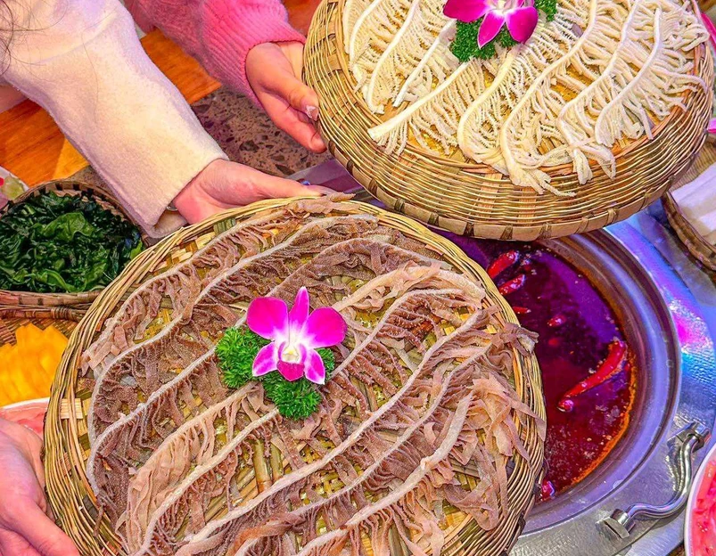 防空洞老火锅(文庙印巷店) - 成都市旅游 1