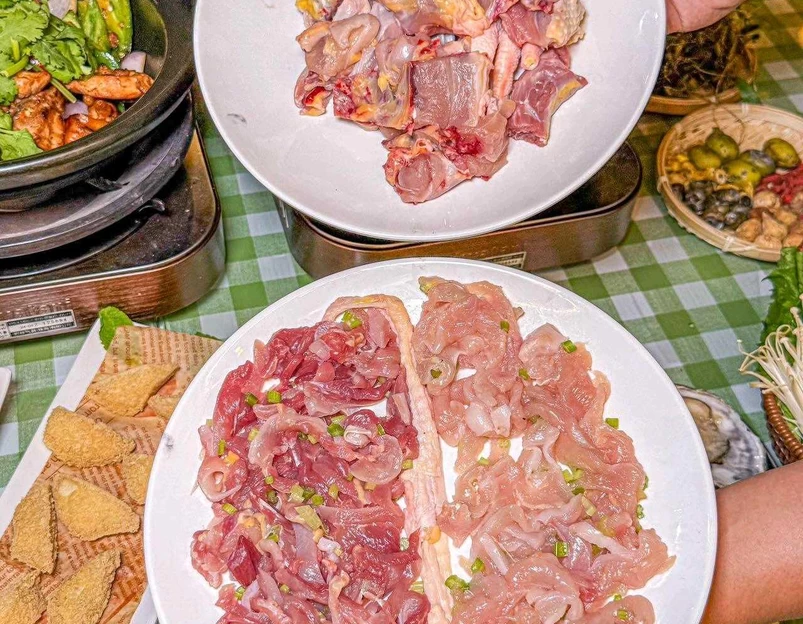 春江愿鲜鸡炉火锅(榕树店) - 东莞市旅游 1