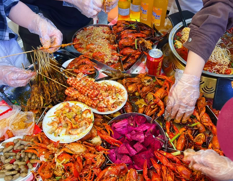 禾源甲·龙虾·烤鱼·鲜货烧烤(成都旗舰店) - 成都市旅游 1