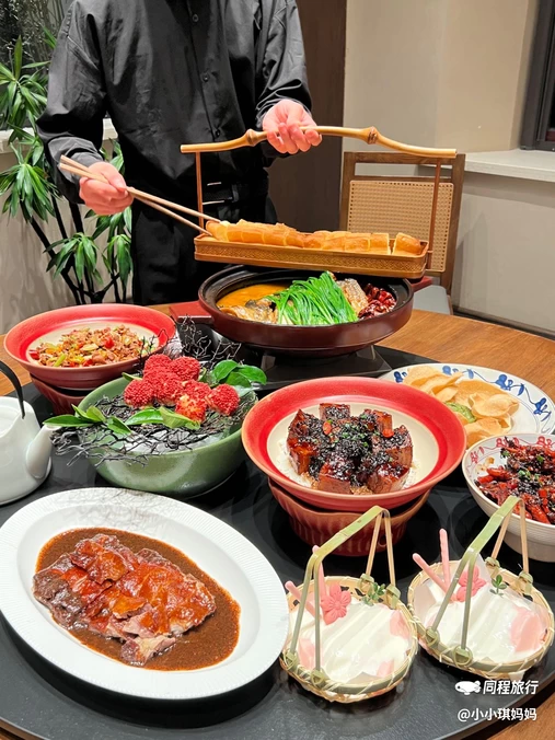 鸿梧小院·金陵烟火(南京首店) - 南京市旅游