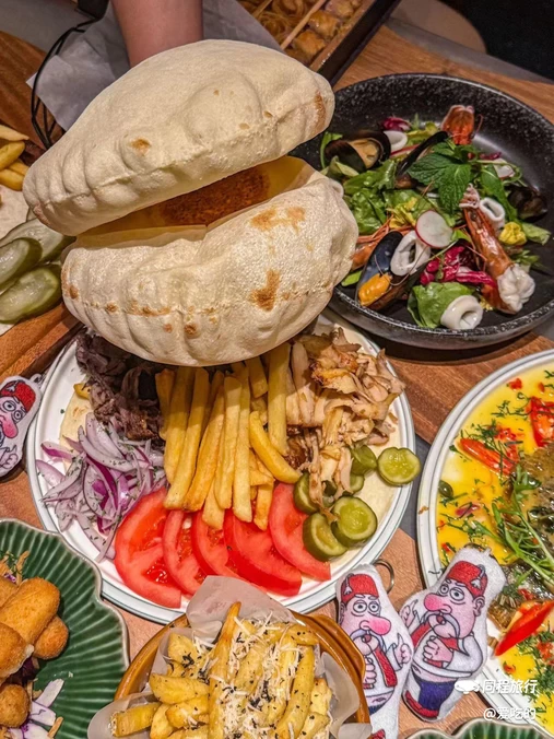 ELI FALAFEL Lebanese&Mediterranean黎巴嫩美食(延平路店) - 上海市旅游