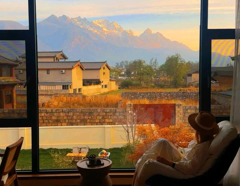雪洛轻奢·日照金山丨设计师民宿SnowMountainSceneryVilla - 丽江市旅游 1