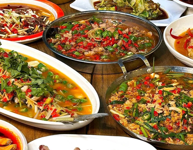 方盐·火爆自贡菜(东郊记忆店) - 成都市旅游 1
