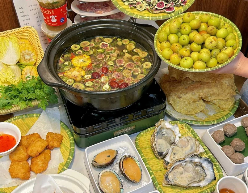 鸿鲜记鸡煲 - 深圳市旅游 1