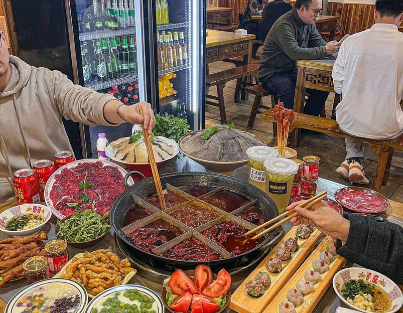 老坎火锅(解放碑店) - 重庆市旅游 1