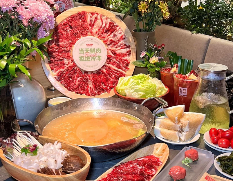 左庭右院鲜牛肉火锅(王府井apm店) - 北京市旅游 1