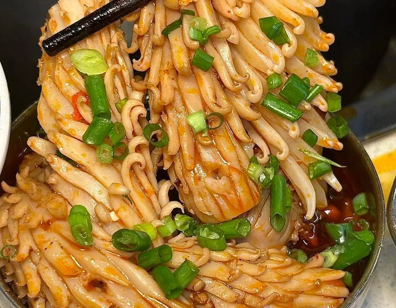 王嘉龙的串串香(总店) - 成都市旅游 1