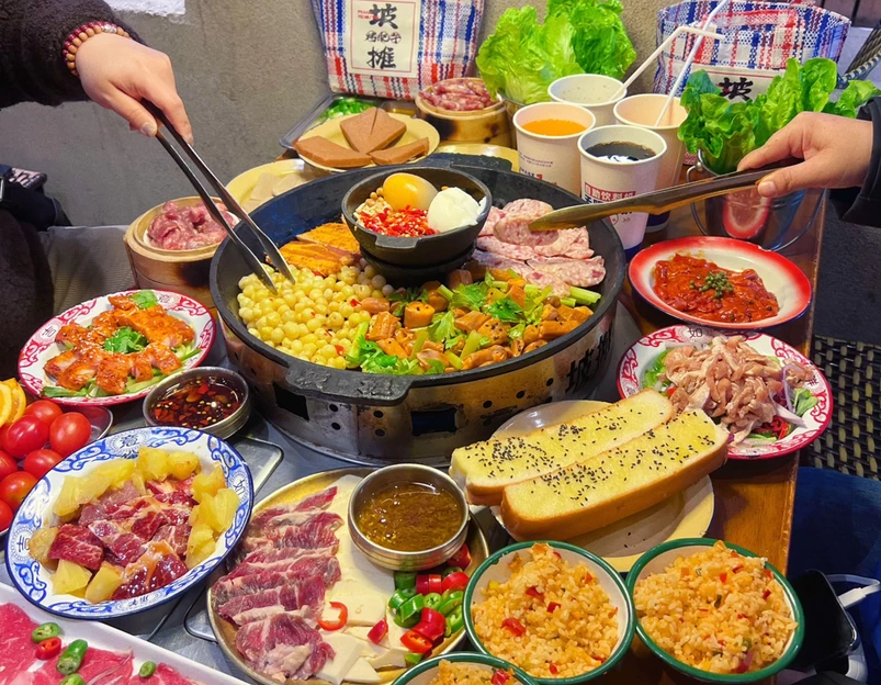 坡摊·贵州非遗烙锅烤肉(建设路总店) - 成都市旅游 1
