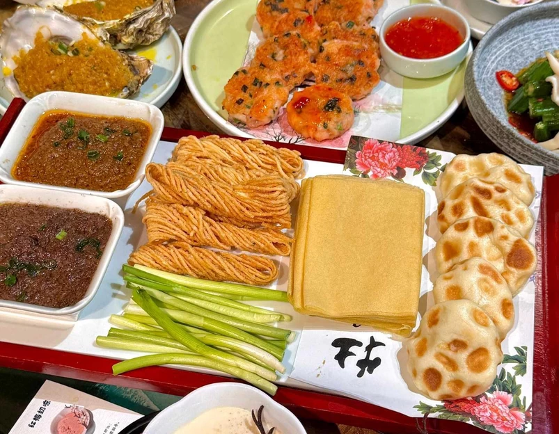 聚缘大院·青岛小船海鲜(崂山店) - 青岛市旅游 1