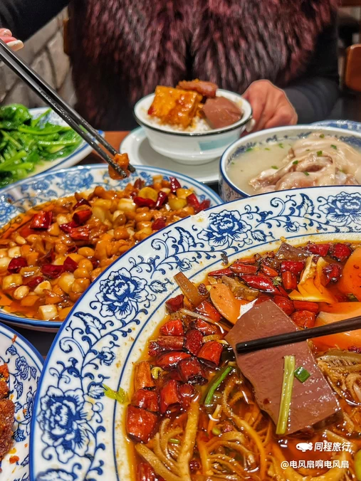 骆老妈蹄花.正宗川菜(雄飞店) - 成都市旅游