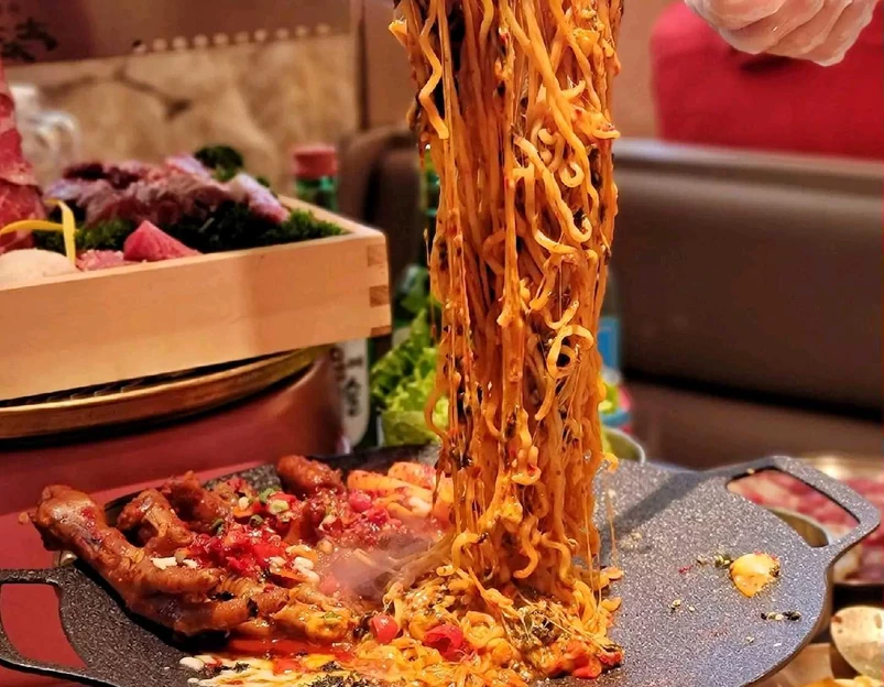 西塔老太太泥炉烤肉(福田卓悦店) - 深圳市旅游 1