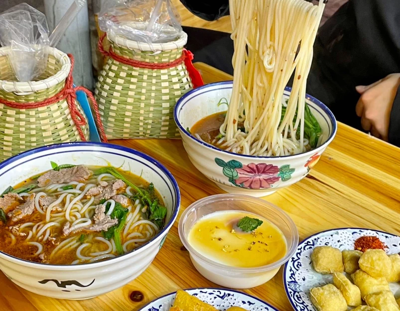 窄巷口生烫牛肉米线(礼岗路店) - 广州市旅游 1