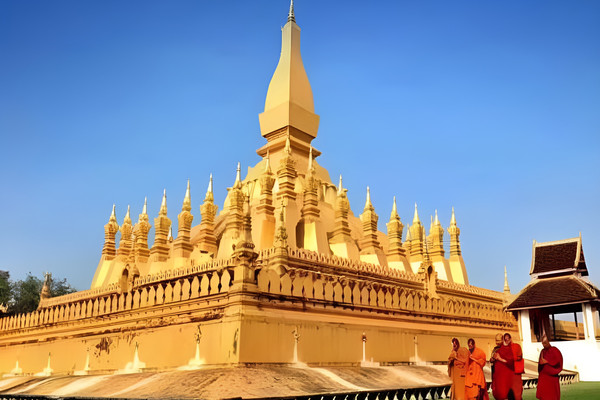 6天5晚·万象+万荣+琅勃拉邦+光西瀑布+蓝色泻湖+布施+普西山跟团游