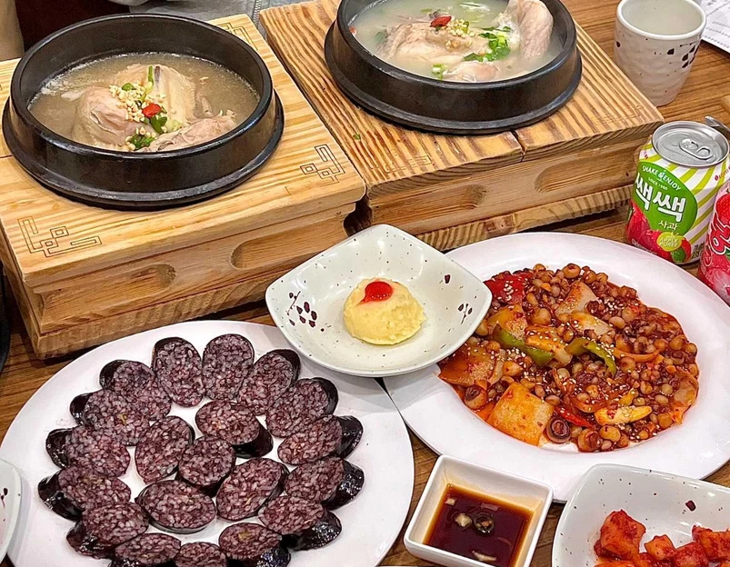 新罗参鸡汤(市南麦凯乐店) - 青岛旅游 1