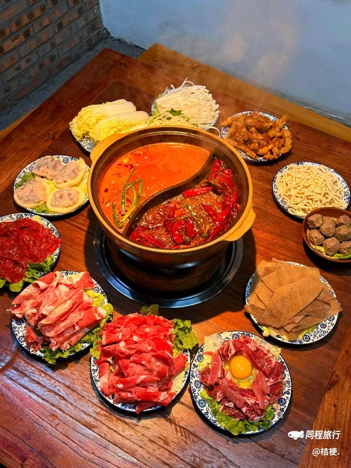 小破屋炭火老火锅 - 亳州市旅游