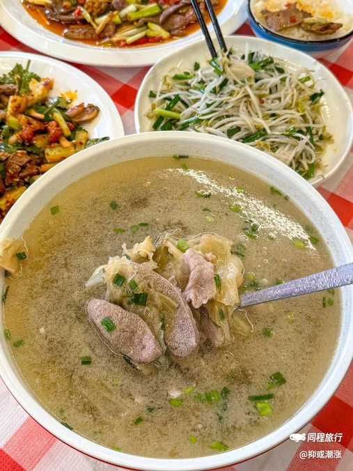 洪霞餐馆·川菜·鲜货现炒(两江春城店) - 重庆市旅游