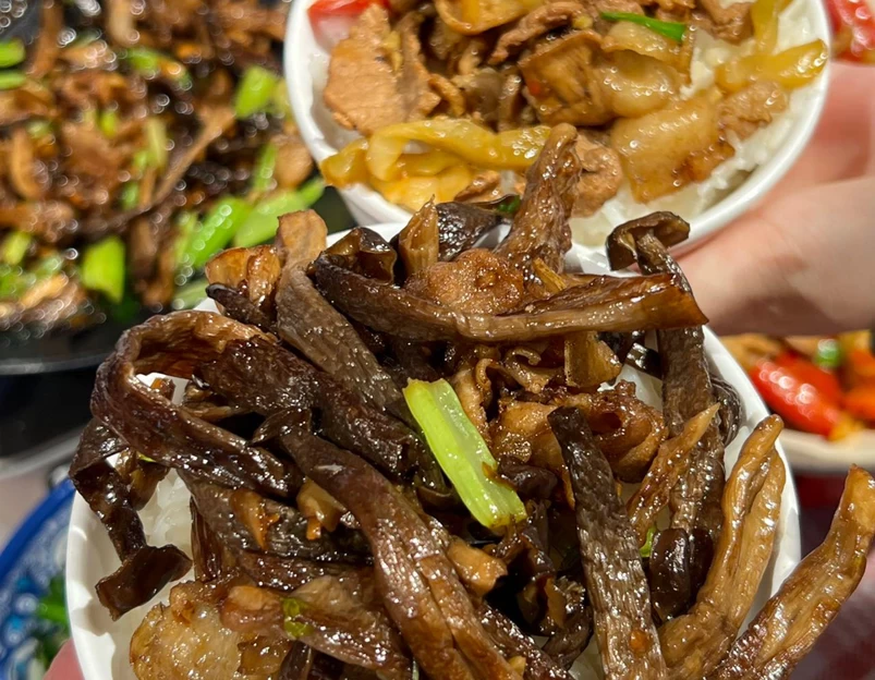 高嗲嗲红椒炒肉(大观天地MALL店) - 南京市旅游 1