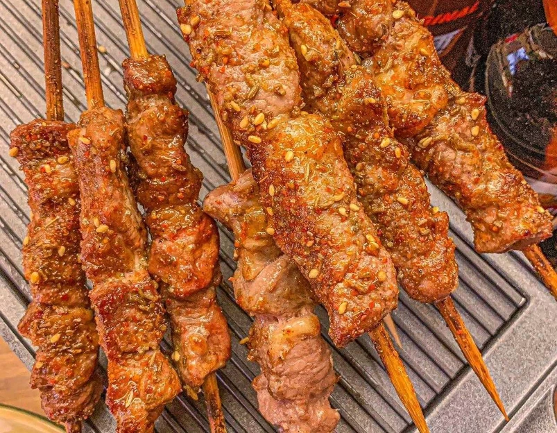 犇六儿·酒肉熏作(朝外店) - 北京市旅游 1
