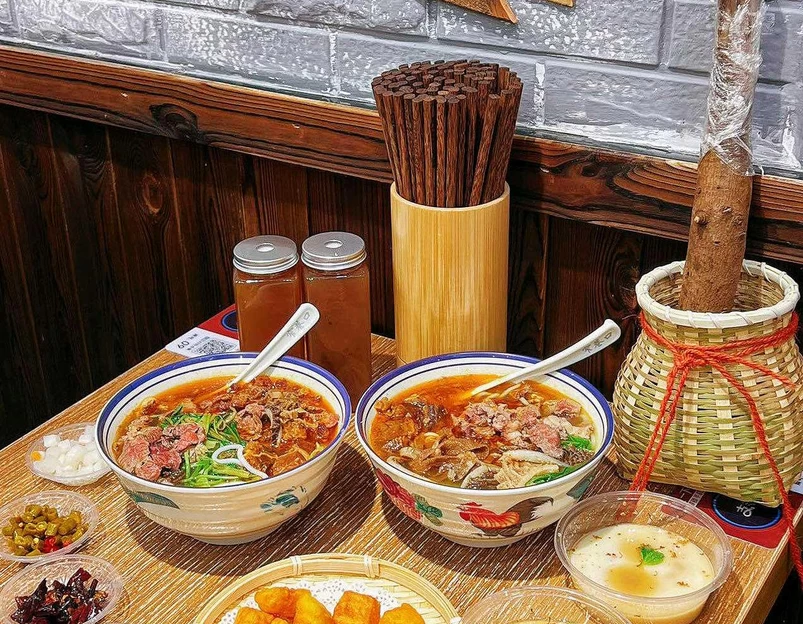 窄巷口生烫牛肉米线(下渡路店) - 广州市旅游 1