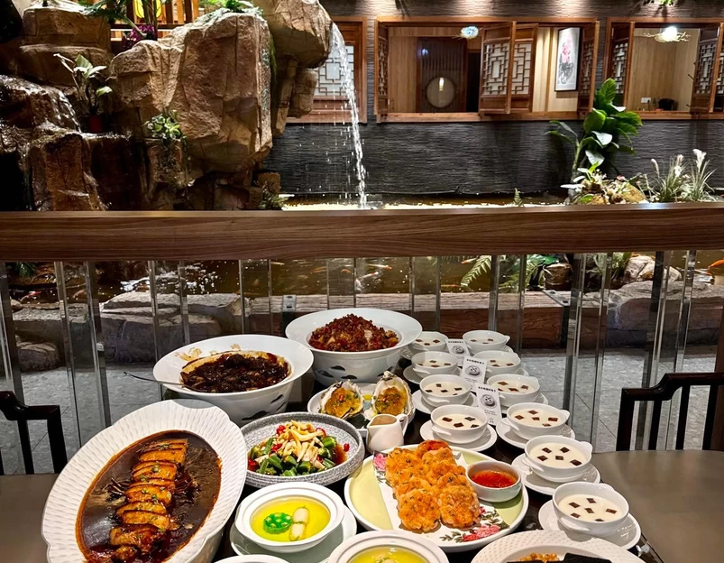 聚缘大院·青岛小船海鲜(崂山店) - 青岛市旅游 1