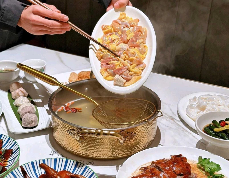 金鸡鲜鸡煲粤菜小馆(蓝色港湾店) - 北京市旅游 1