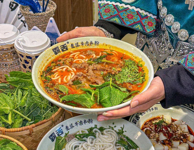 霸舌生滚牛肉米粉(大坪龙湖时代天街店) - 重庆市旅游 1