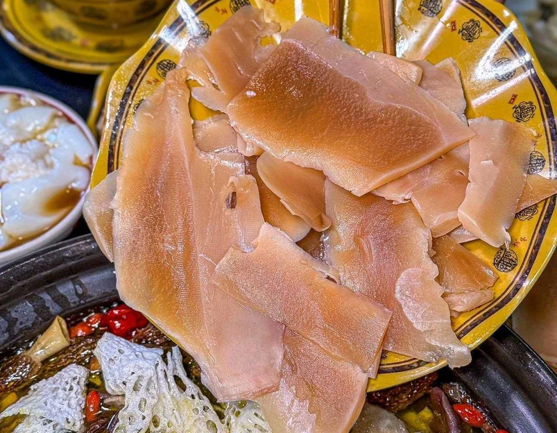 明氏老山鱿鱼鸡(南坪总店) - 重庆市旅游 1