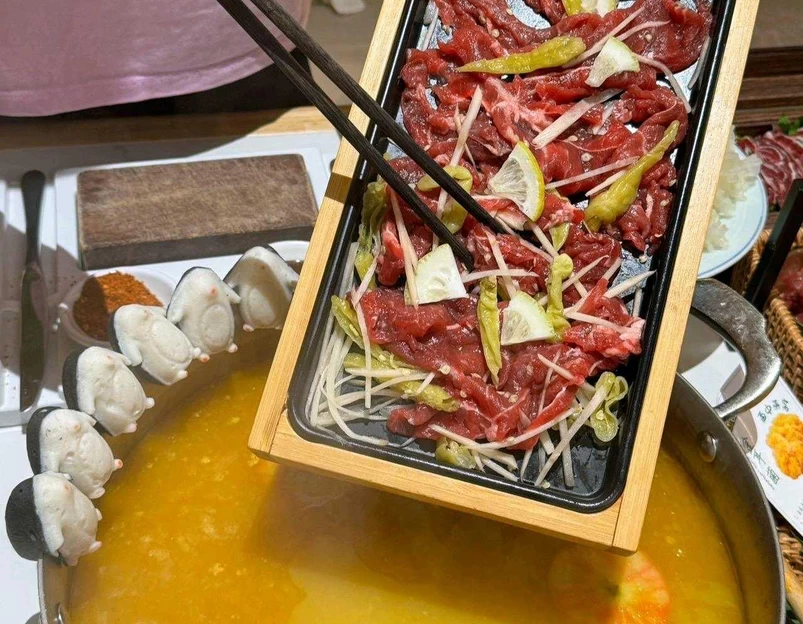 庖丁家水煮牛排火锅(南滨路1891店) - 重庆市旅游 1