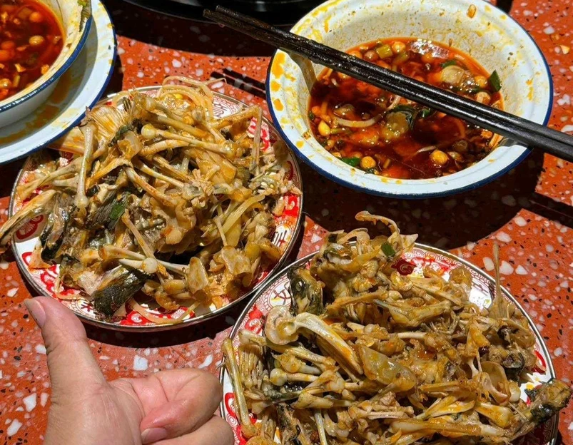 辣嘴蛙美蛙鱼自助鱼火锅 - 重庆市旅游 1