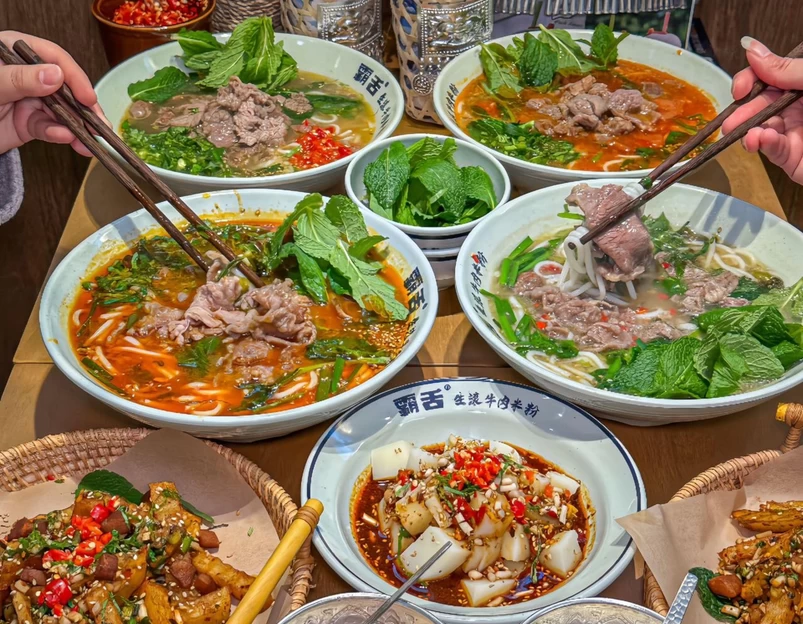 霸舌生滚牛肉米粉(大坪龙湖时代天街店) - 重庆市旅游 1