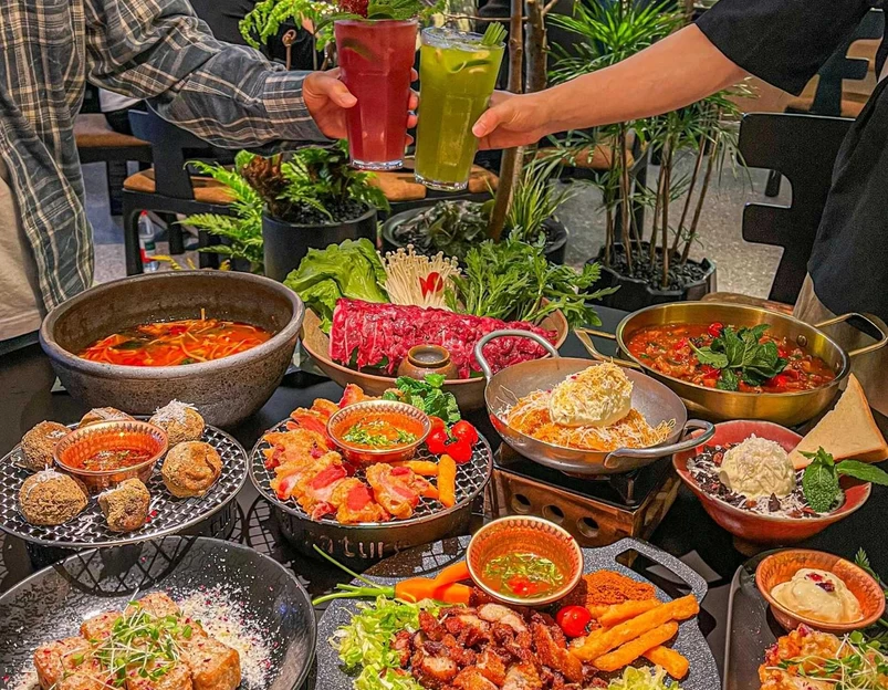 玲珑朱雀云贵川bistro(庆春银泰店) - 杭州市旅游 1