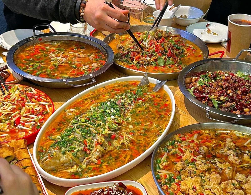 肆财盅自贡江湖菜(桐梓林店) - 成都市旅游 1