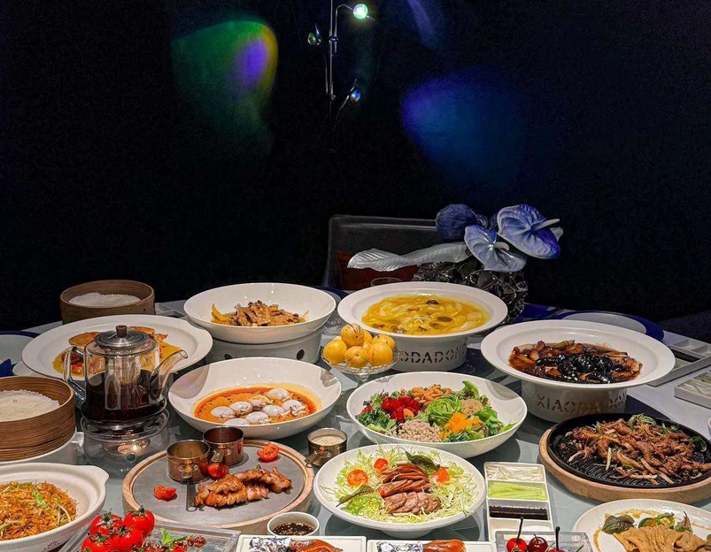 小大董·烤鸭(重庆首店·江景餐厅·来福士店) - 重庆市旅游 1
