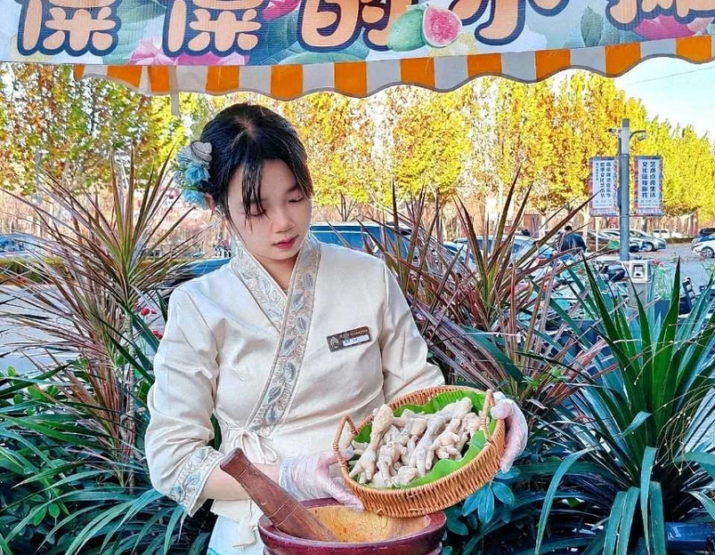 花僳僳野山菌蒸汽石锅鱼 - 北京市旅游 1