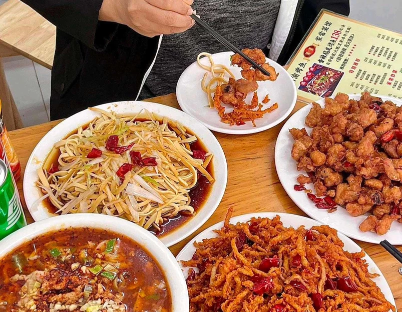 川渝烤鱼家常菜(台东四路店) - 青岛市旅游 1