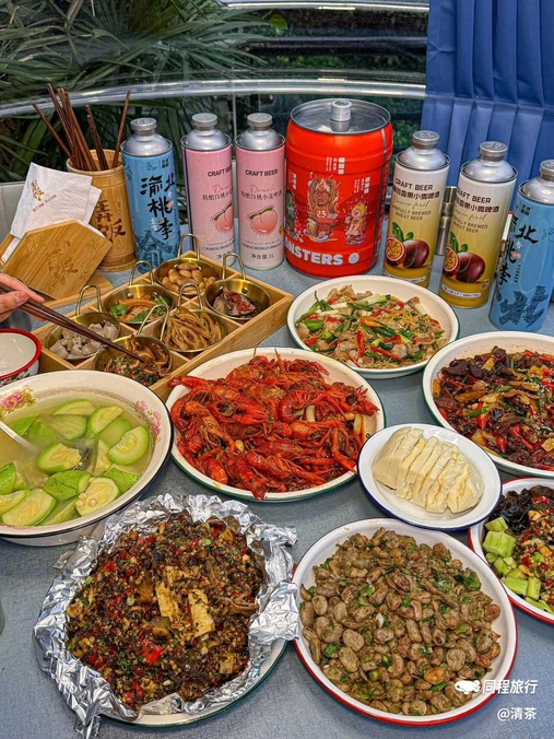 弄饭·屋顶星空房小酒馆 - 重庆市旅游