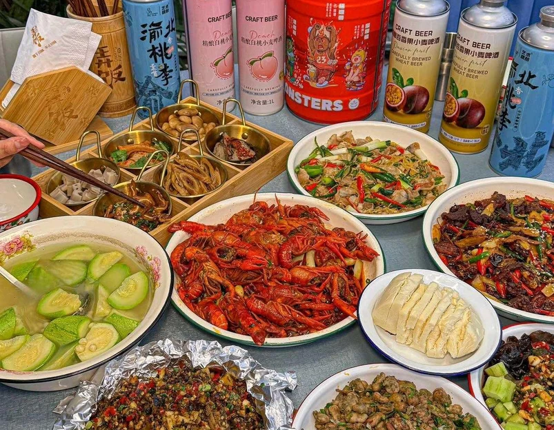 弄饭·屋顶星空房小酒馆 - 重庆市旅游 1