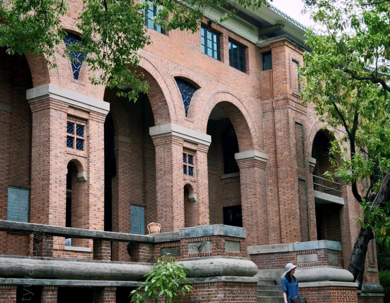 中山大学(广州校区)南校园怀士堂 - 广州市旅游 1