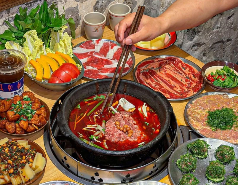 钱摊摊安顺夺夺粉火锅(龙湖时代天街店) - 重庆市旅游 1