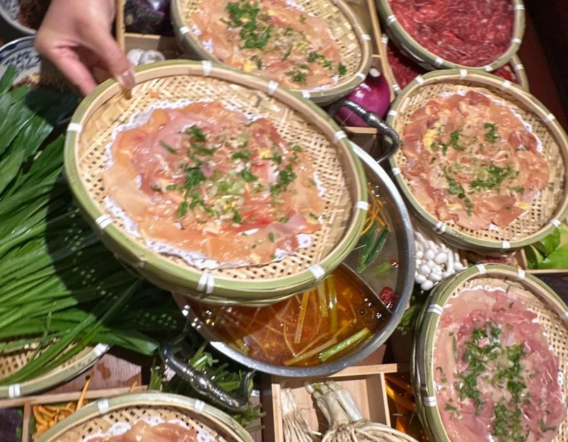 犇牛阁酸汤牛肉火锅(新源里店) - 北京市旅游 1