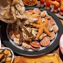 等俺船靠岸·老船蒸鲜·渔家菜(全球总店) - 青岛市旅游 缩略图 1
