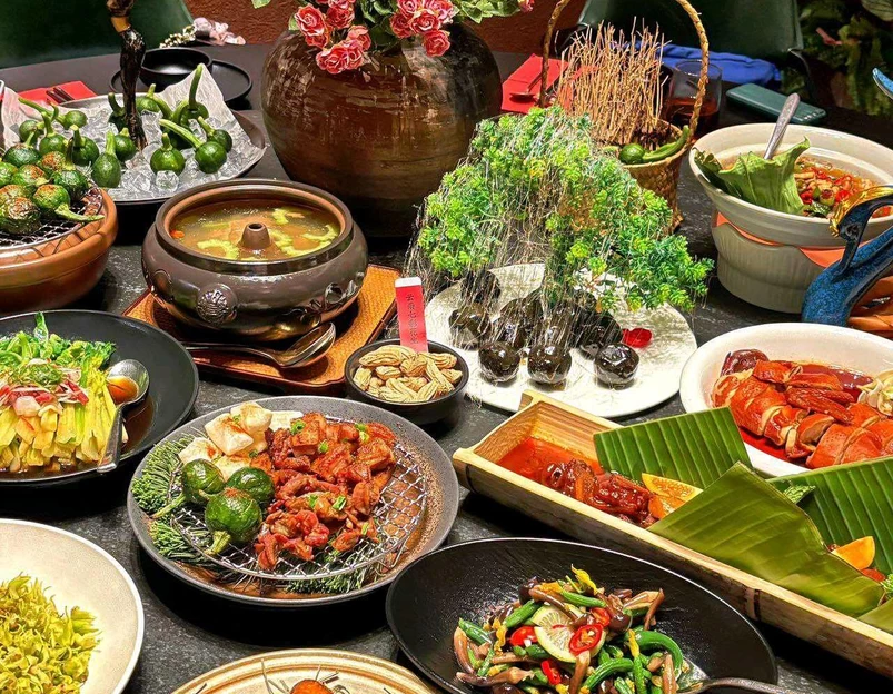 雀舞·私食(香港中路庭院店) - 青岛市旅游 1
